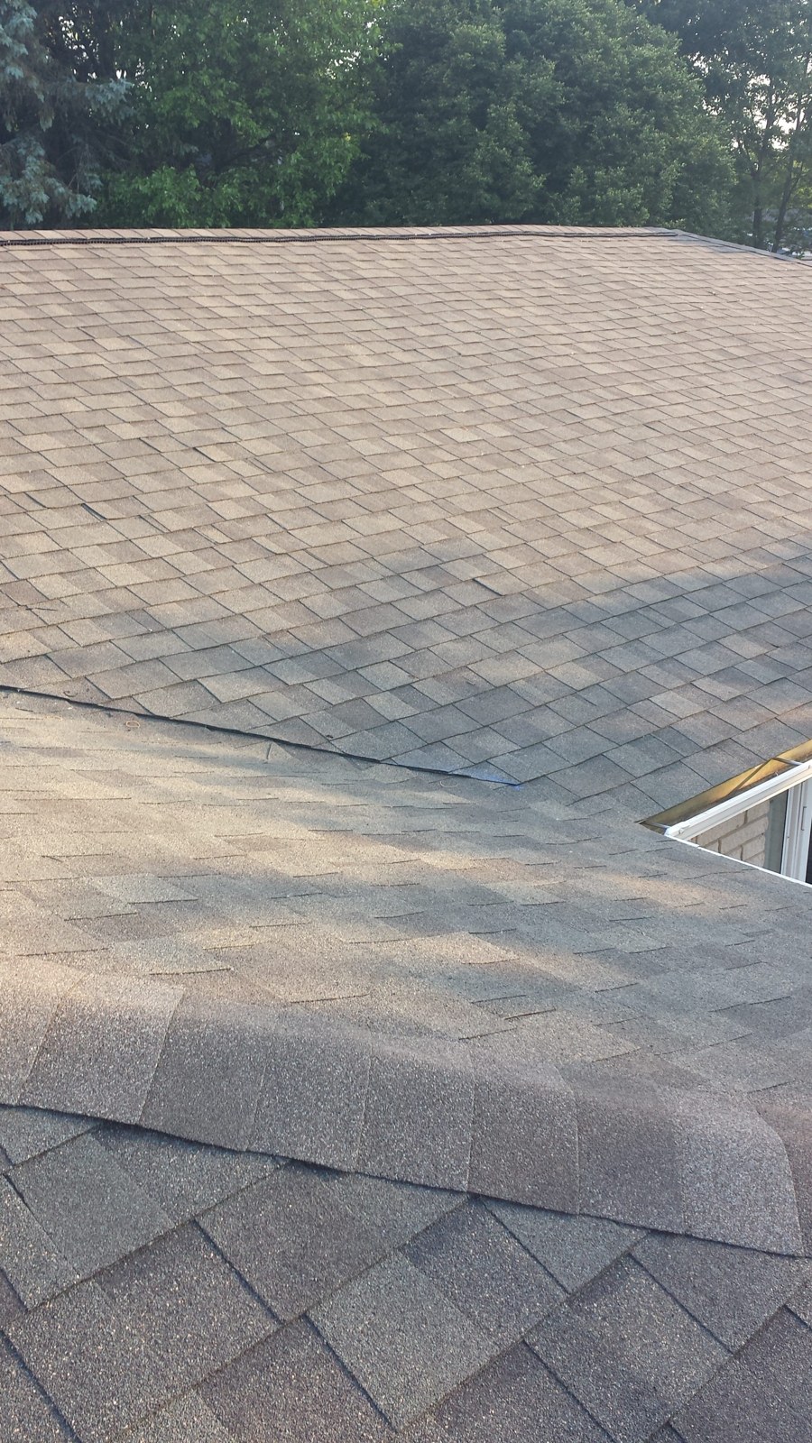 Finished shingle roof and valley on a Gate Drive home in Troy